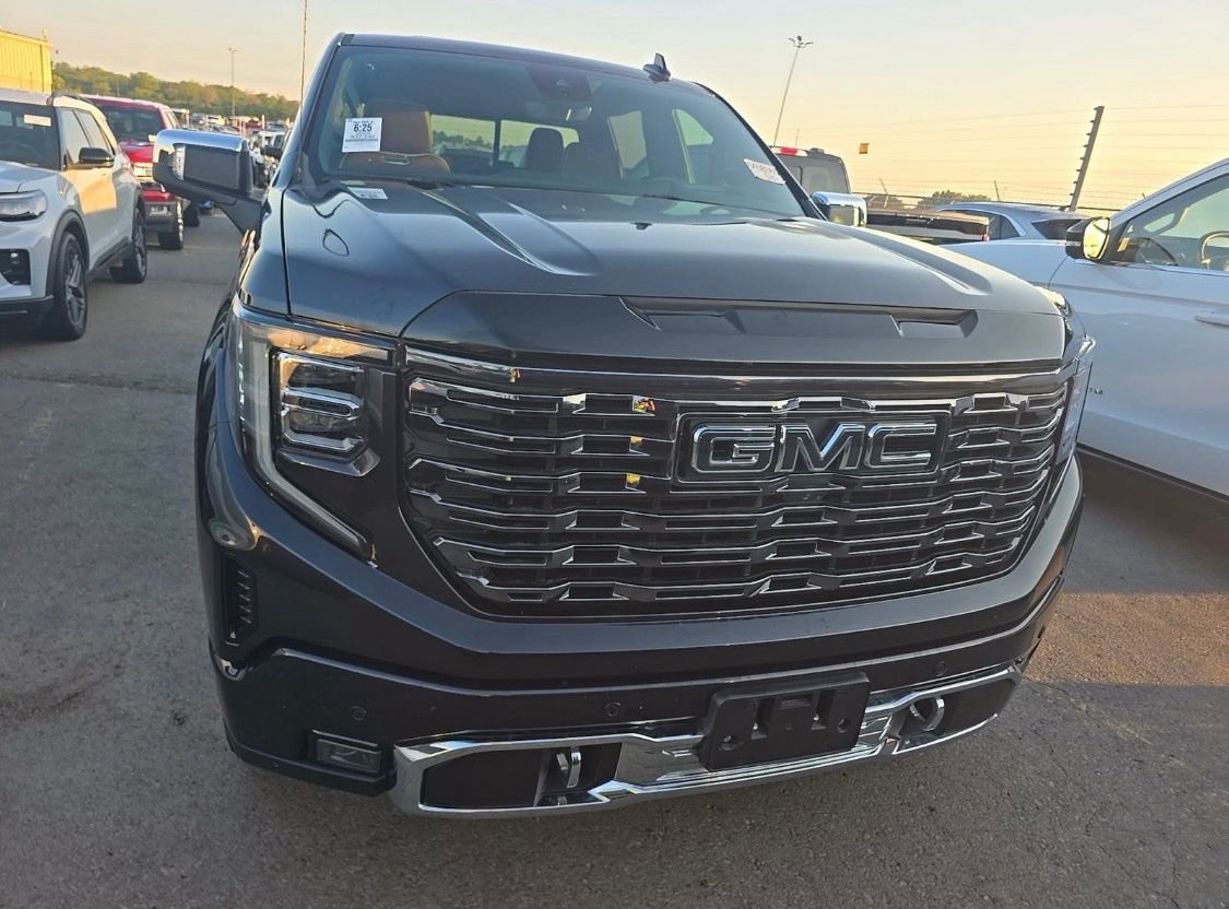 Used 2025 Silver GMC Denali Ultimate image 2