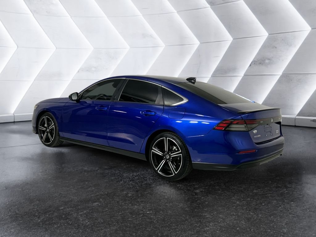 Used 2024  Honda Sport image 6