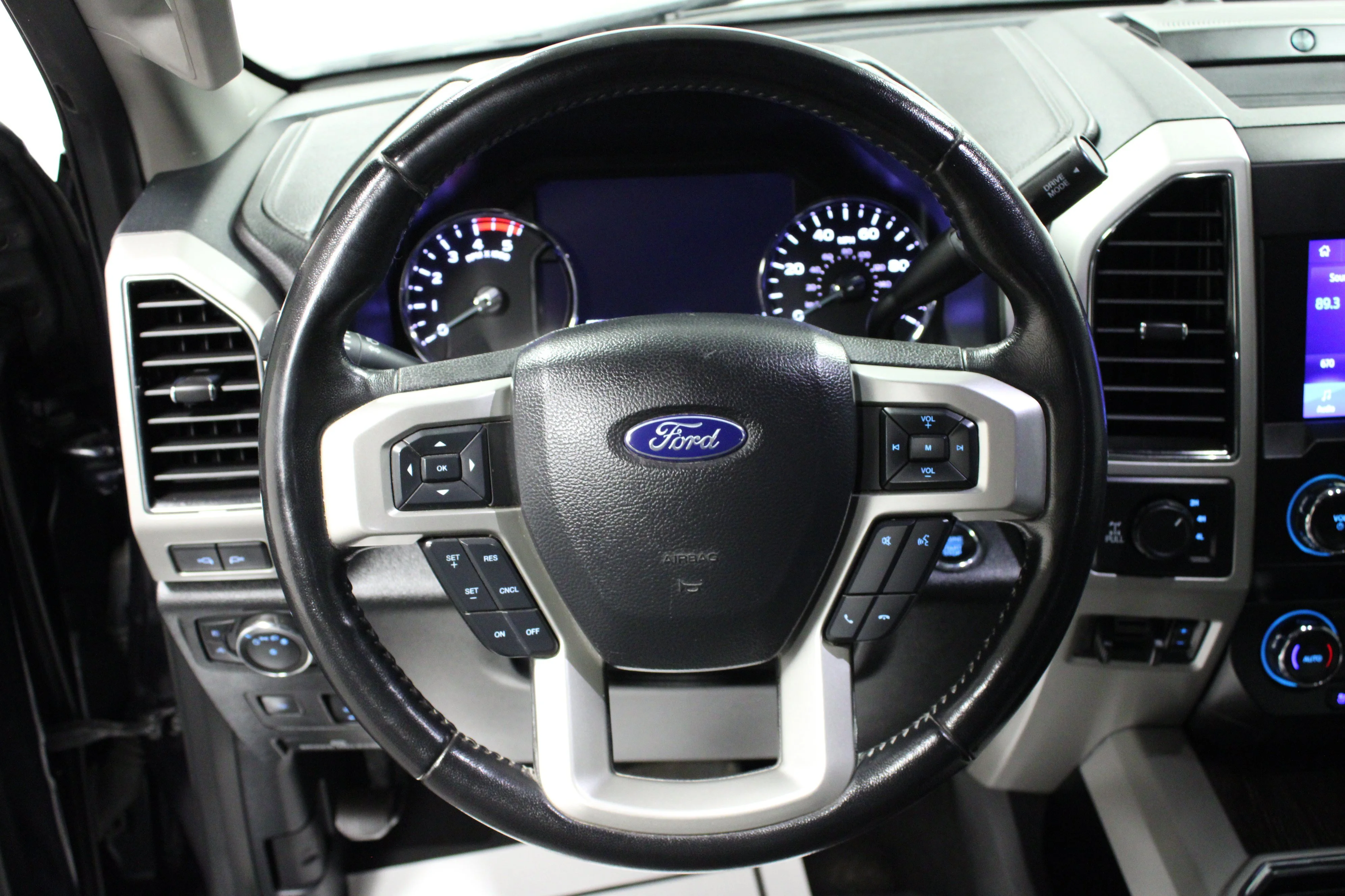 Used 2021 Antimatter Blue Metallic Ford LARIAT image 17