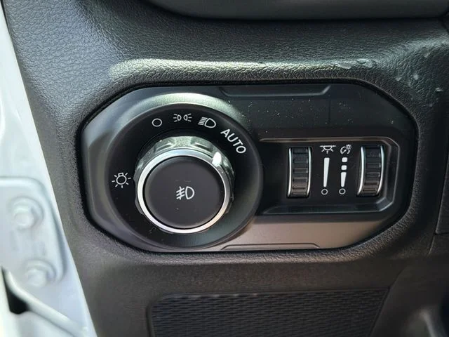 Used 2021 White Jeep Unlimited Sahara image 30