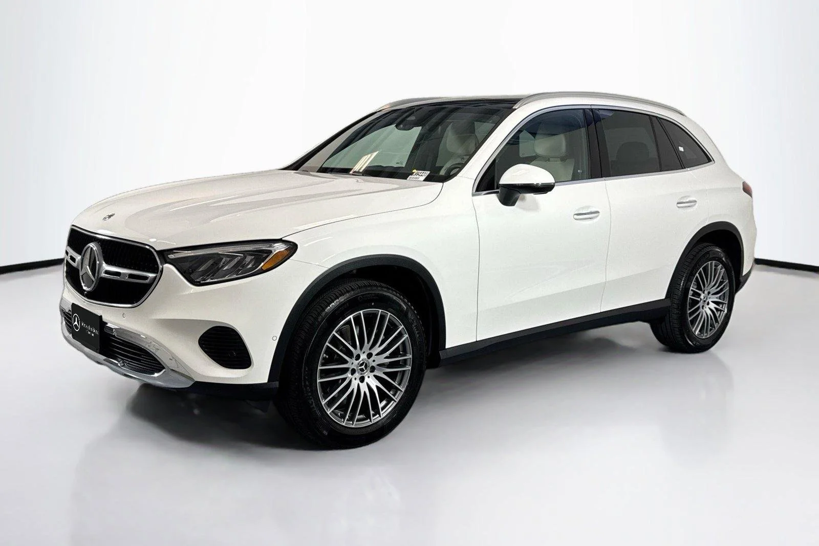Used 2026 Polar White Mercedes-Benz GLC 300 image 1
