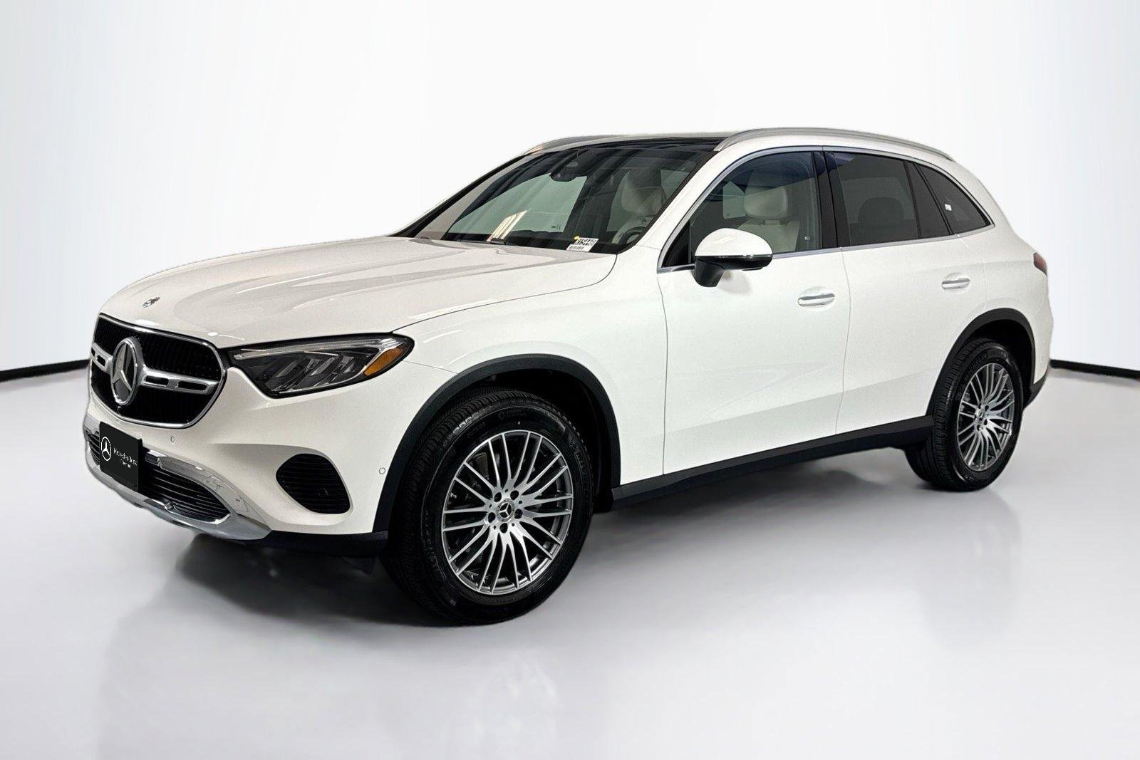 Used 2026 Polar White Mercedes-Benz GLC 300 image 1