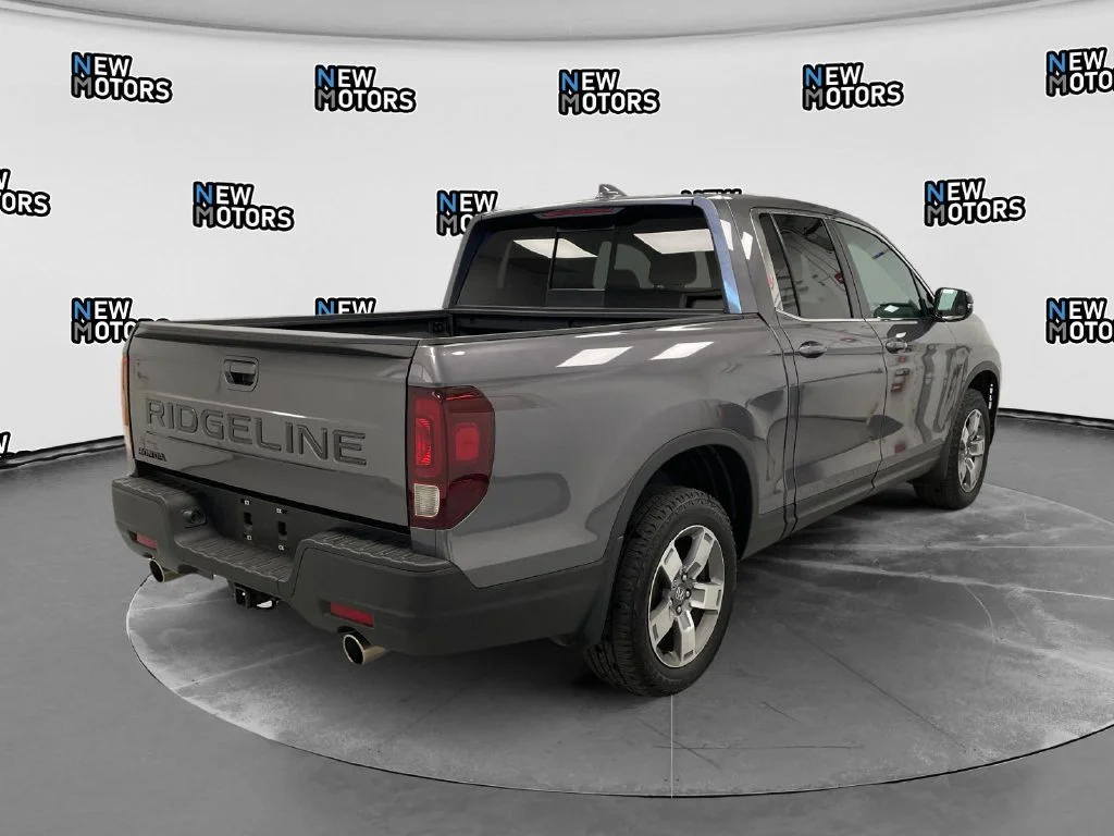 Used 2025 Black Honda RTL image 4