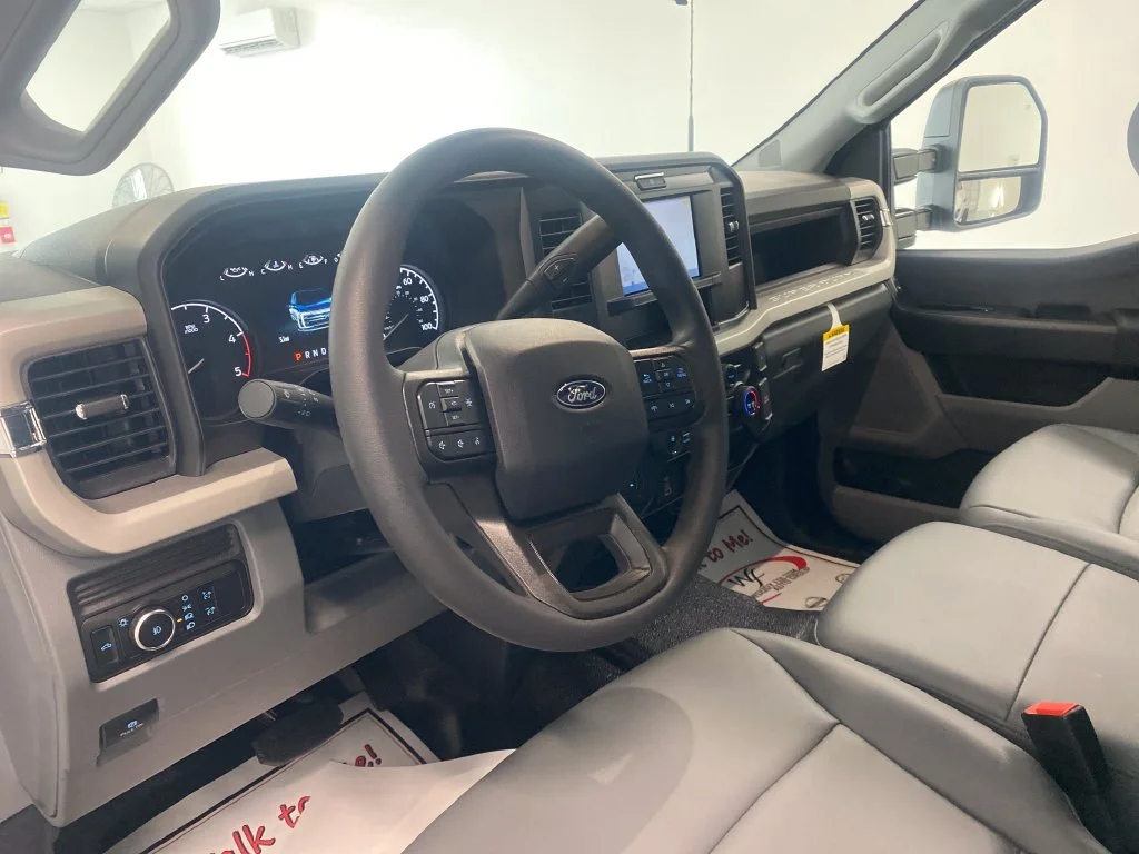 New 2027 Oxford White Ford F-350® XL image 13