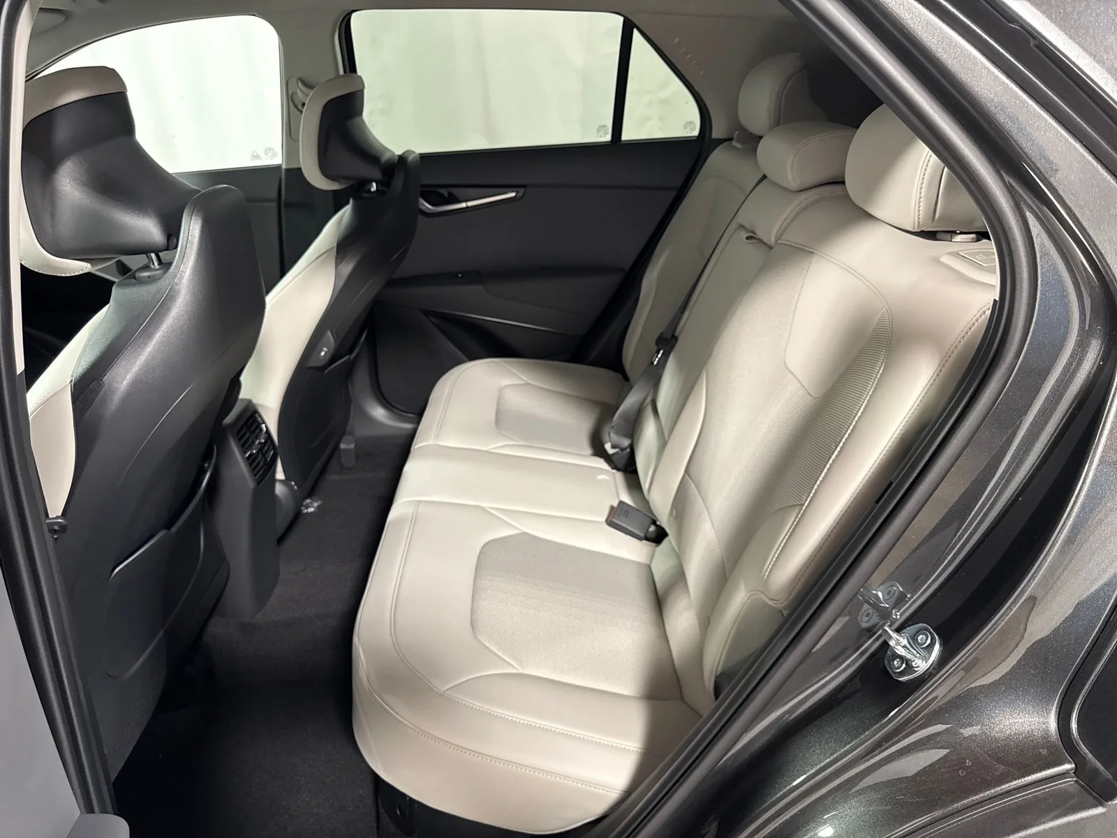 New 2026 Interstellar Gray Kia EX image 5