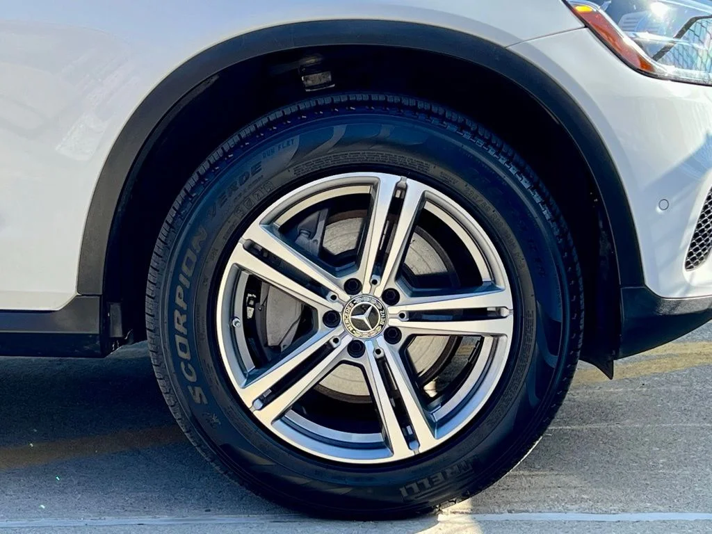 Certified Used 2022  Mercedes-Benz GLC 300 image 10
