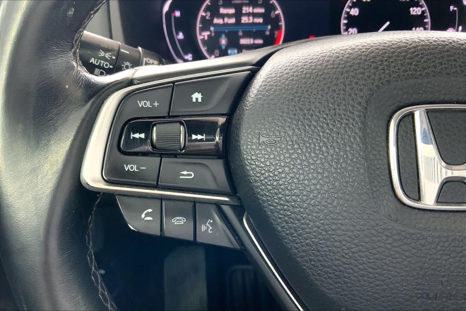 Used 2018 Crystal Black Pearl Honda Touring 2.0T image 23