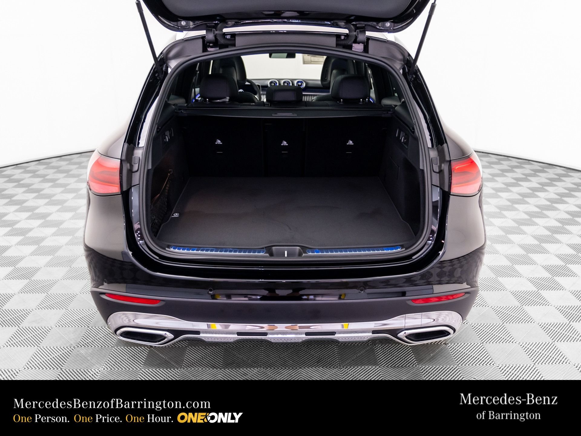 New 2026 Black Mercedes-Benz GLC 300 image 38