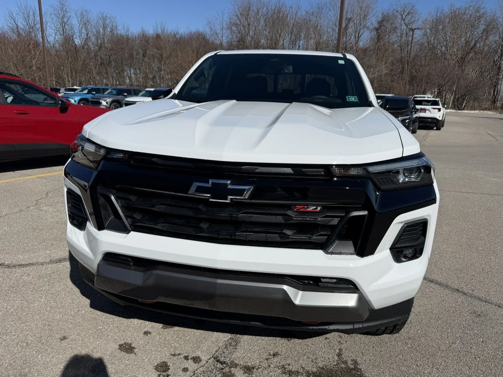 New 2026 Summit White Chevrolet Z71 image 10