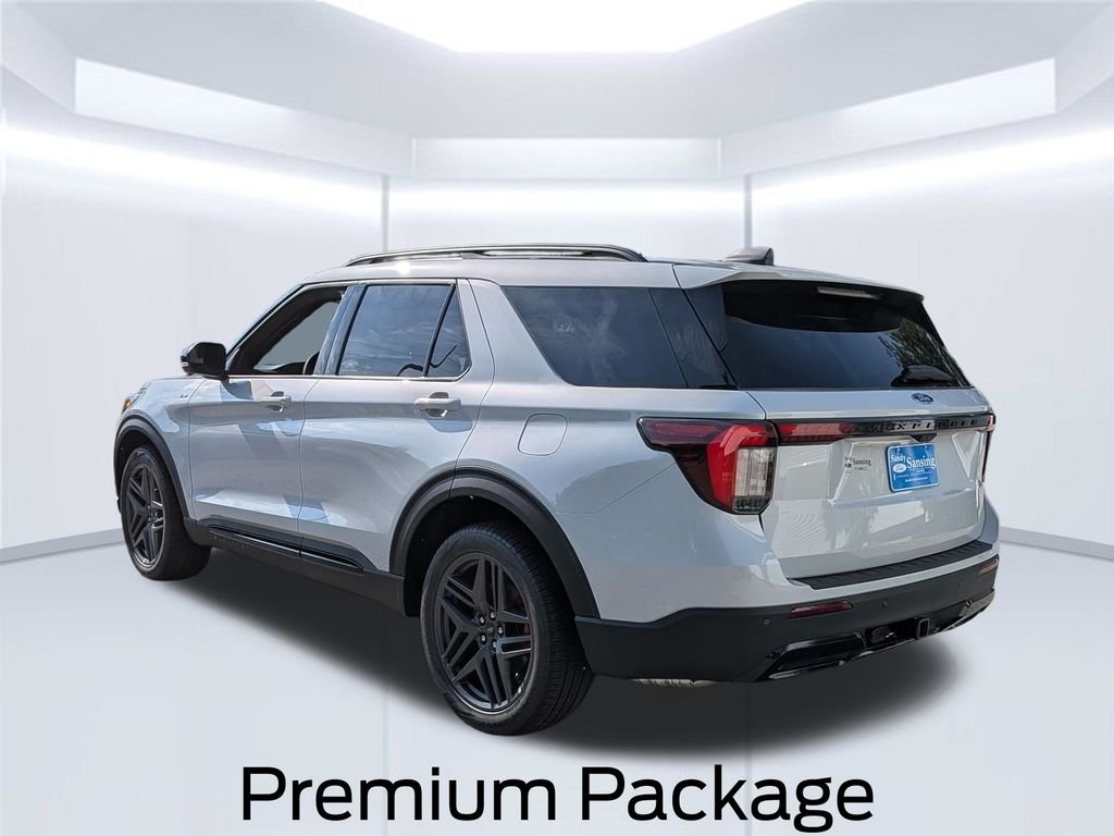 New 2026 Space White Metallic Ford ST-Line image 3