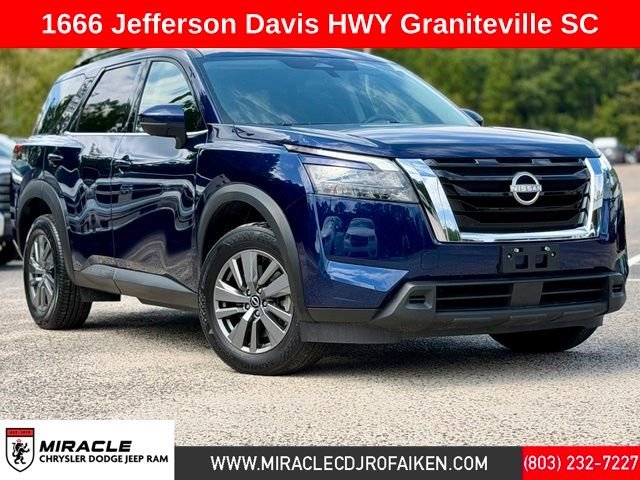 2025 Nissan Pathfinder SV