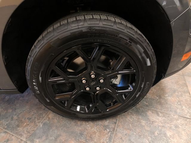 New 2026 Carbonized Gray Metallic Ford Lariat® image 9