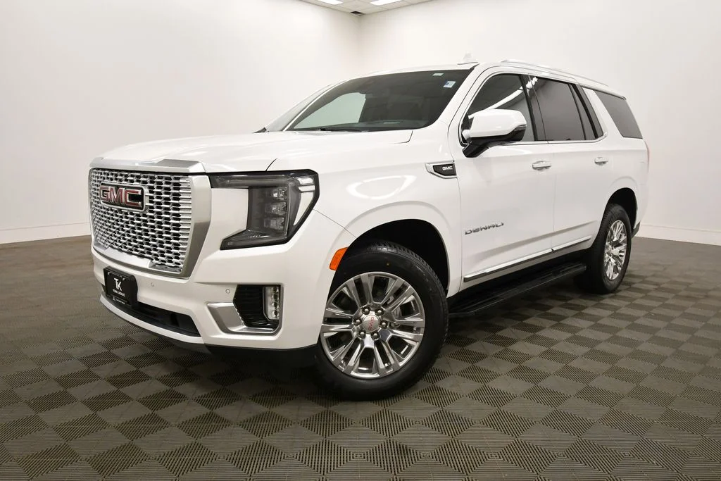 Used 2022 White GMC Denali image 2