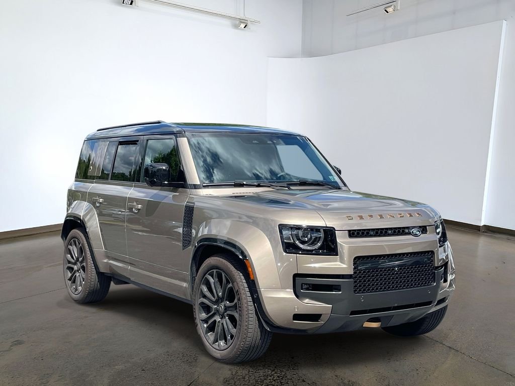 Certified Used 2025 Gondwana Stone Metallic Land Rover OCTA image 3