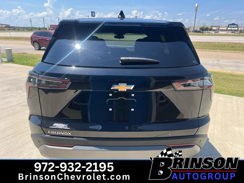 New 2027 Mosaic Black Metallic Chevrolet LT image 17