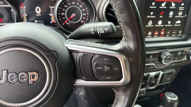 Used 2022 White Jeep Rubicon 4x4 image 24