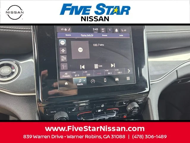 Used 2022 Silver Jeep Altitude image 20