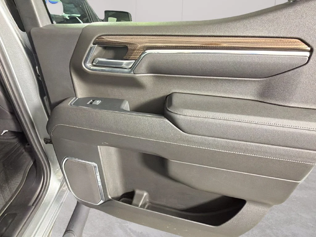 Used 2023 STERLING GRAY METALLIC Chevrolet RST image 34