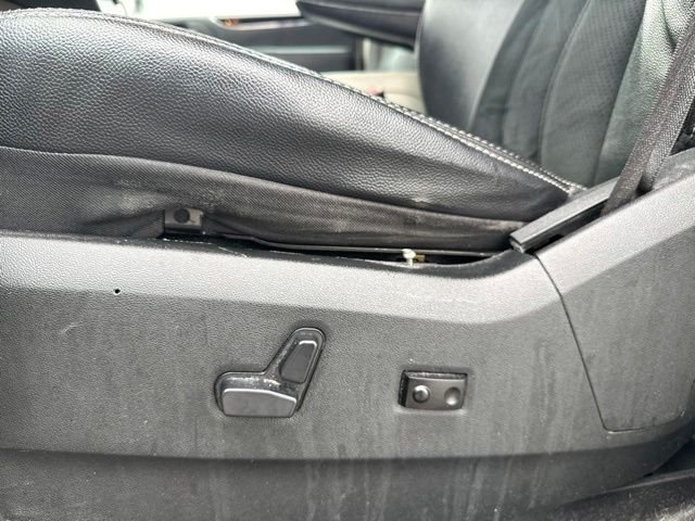 Used 2018 Gray Dodge SXT image 12