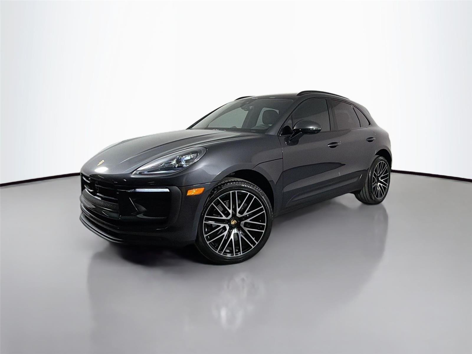 2026 Porsche Macan -'s photo