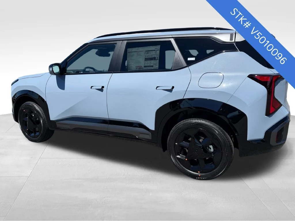 New 2027 Pale Gray Kia X-Line S image 5