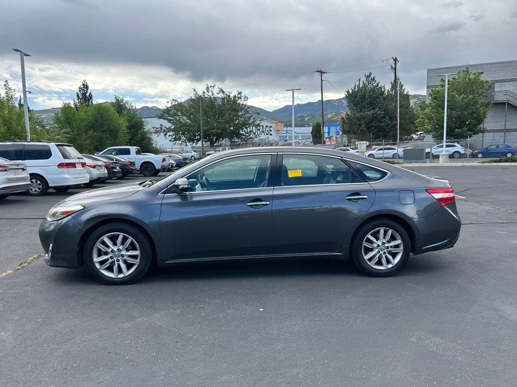 Used 2013 Magnetic Gray Metallic Toyota XLE image 11