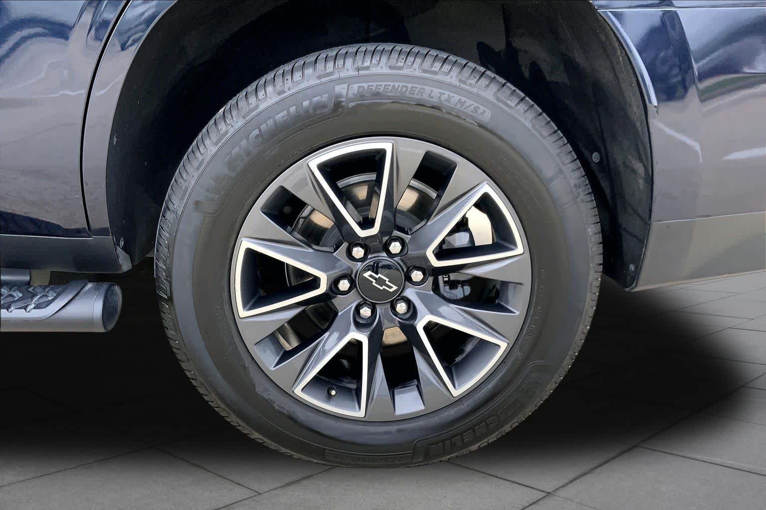 Used 2023 Midnight Blue Metallic Chevrolet Z71 image 10