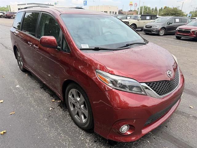 Used 2017 Salsa Red Pearl Toyota SE Premium 8-Passenger image 1