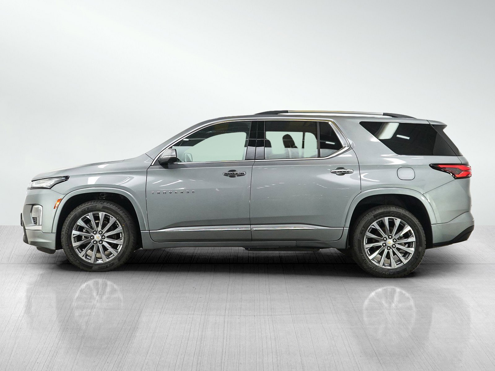 Used 2023 Chevrolet Traverse Premier with VIN 1GNEVKKW5PJ144319 for sale in White Bear Lake, Minnesota