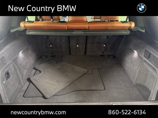 Used 2023 Green BMW xDrive40i image 16