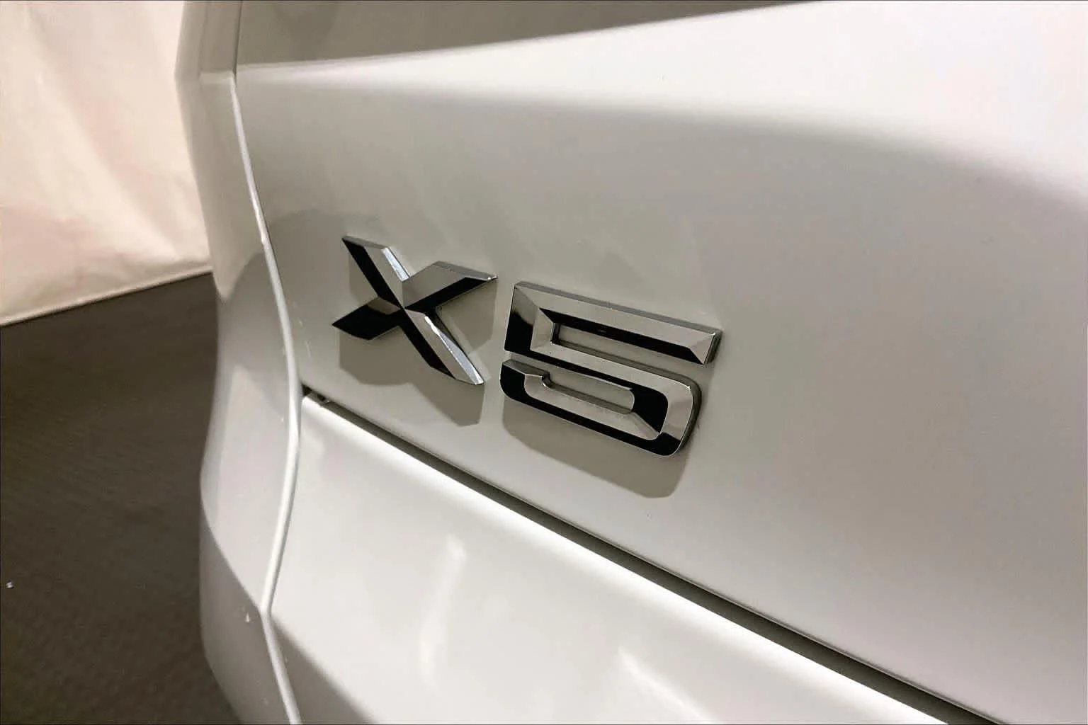 Used 2024 Alpine White BMW xDrive40i image 9