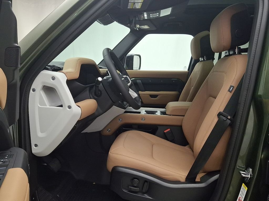 New 2026 Woolstone Green Land Rover X-Dynamic SE image 9