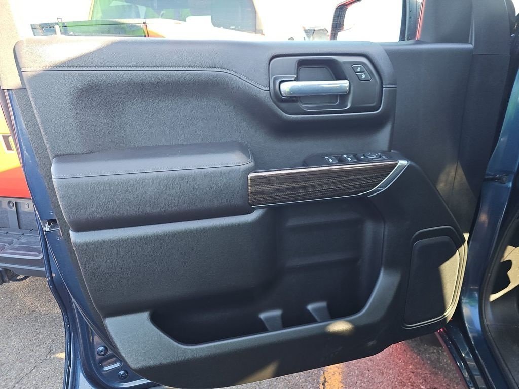 2021 Chevrolet Silverado 1500 RST photo 4