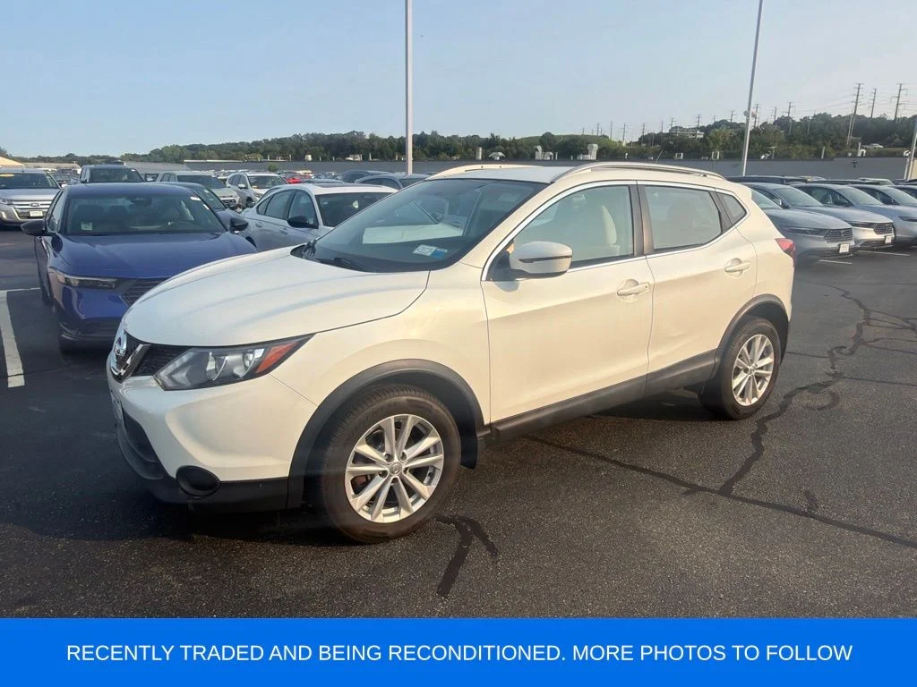 Used 2018 White Nissan SV image 2