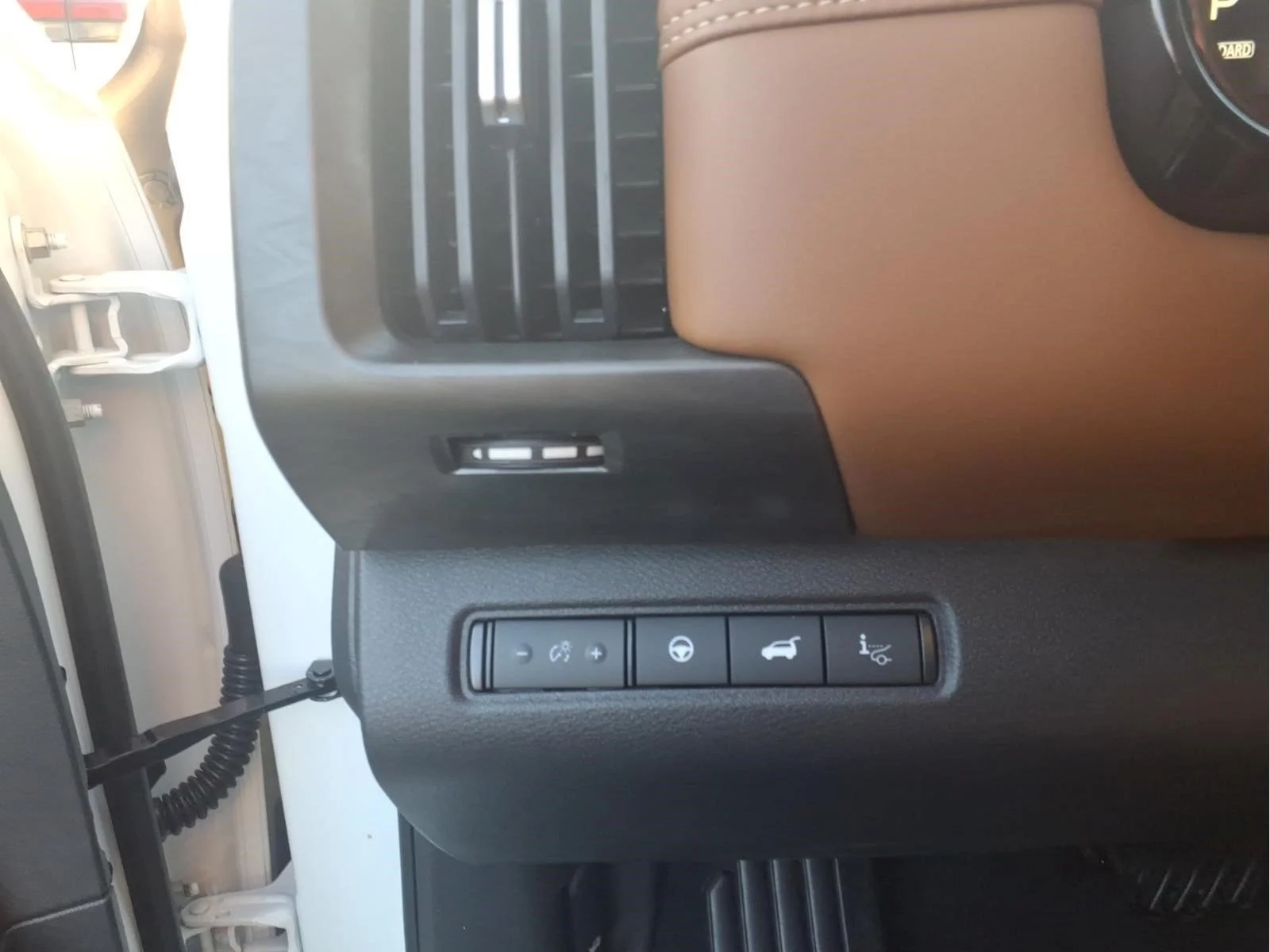 New 2026 Everest White Pearl TriCoat Nissan Platinum image 15
