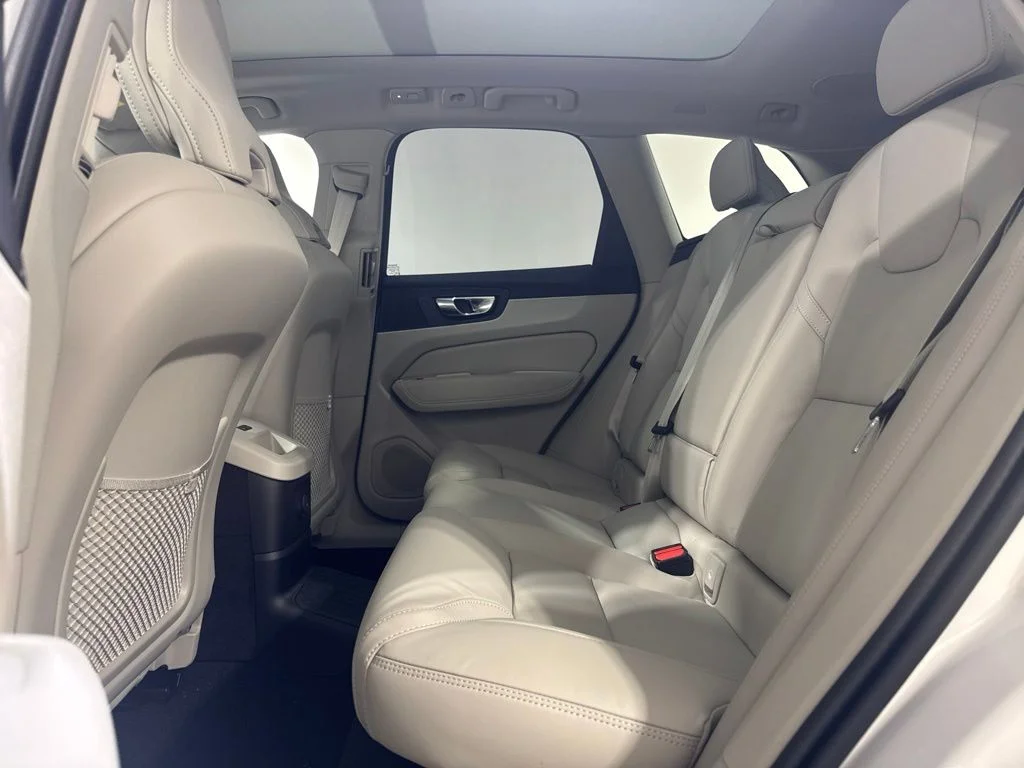 New 2026 Crystal White Volvo T8 Ultra image 22
