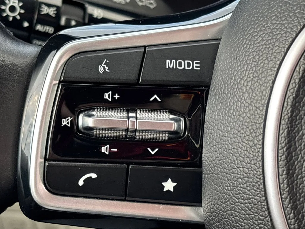 Used 2023 White Kia SX Prestige image 30