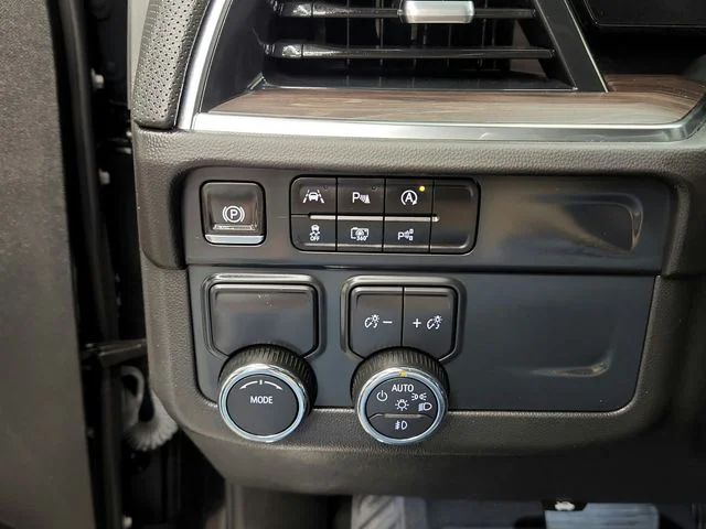 Used 2025 Black Chevrolet Premier image 25
