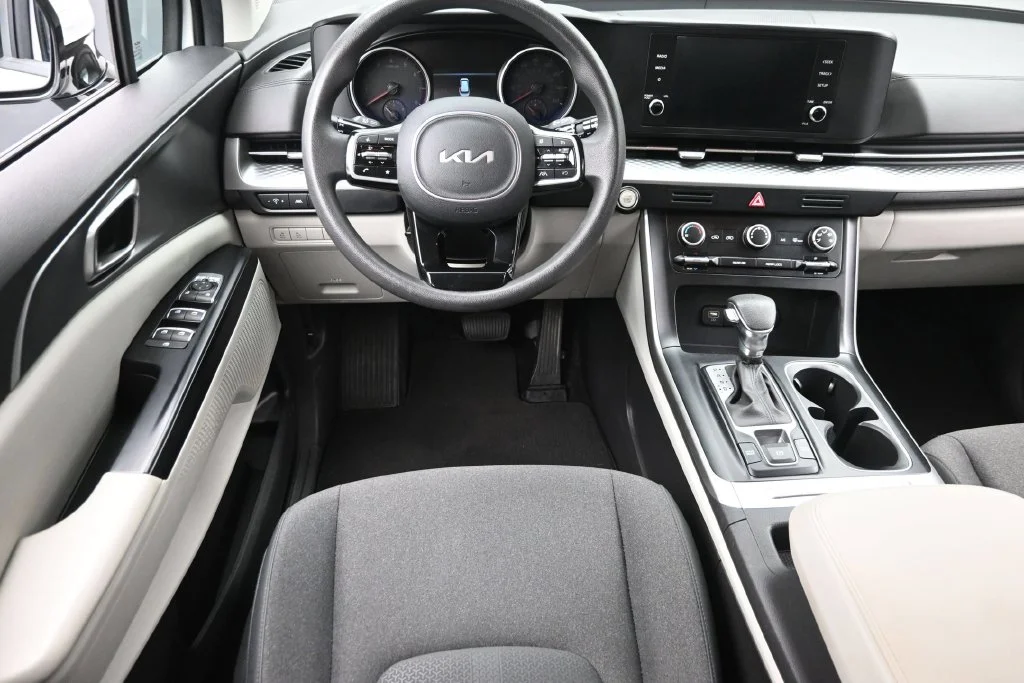 Used 2024 White Kia LX image 15