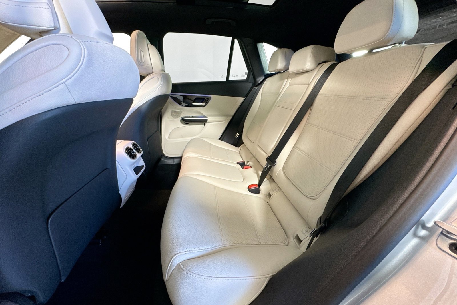 New 2026 Cirrus Silver Metallic Mercedes-Benz GLC 300 image 22