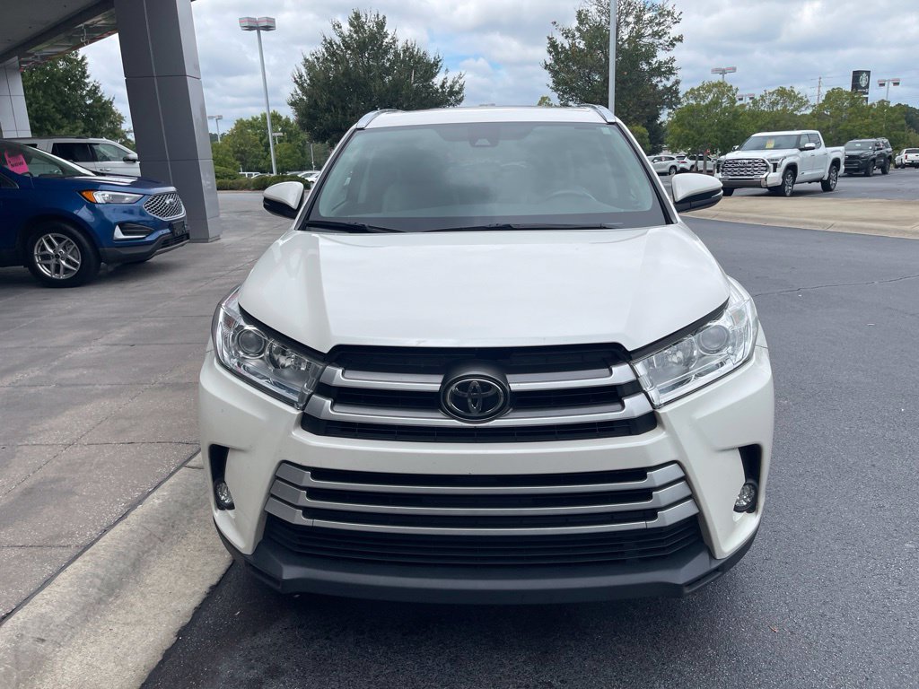 Used 2017 Toyota Highlander XLE with VIN 5TDKZRFH7HS512086 for sale in Irmo, SC