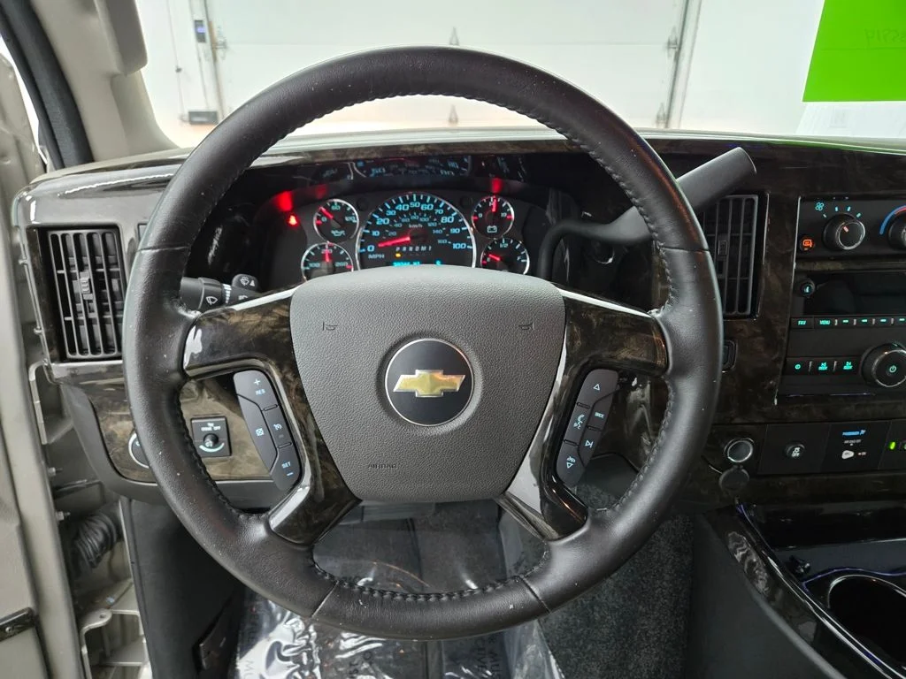 Used 2023 Birch Chevrolet Explorer Limited SE image 24
