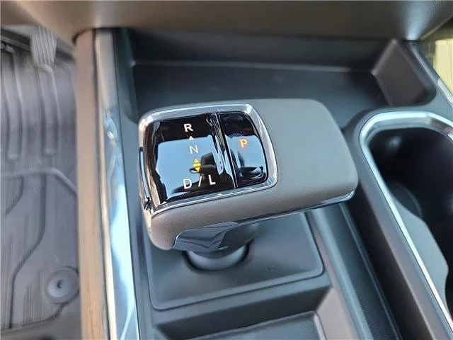 New 2026 Summit White GMC SLT image 17