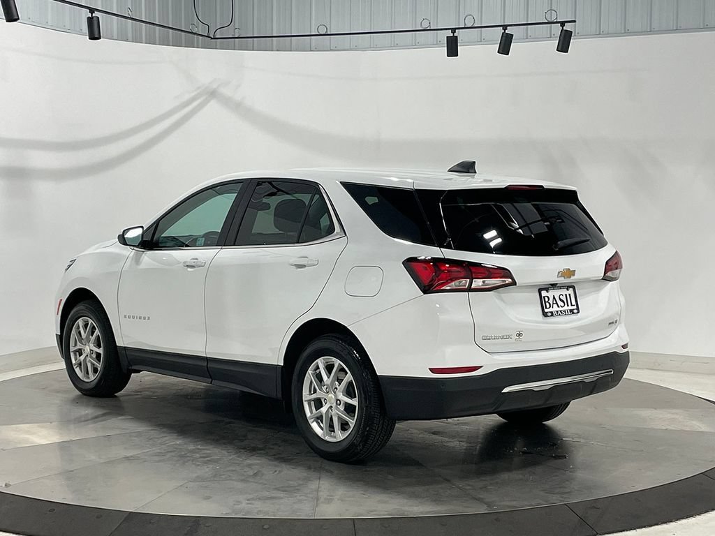 Used 2024 Summit White Chevrolet LT image 13