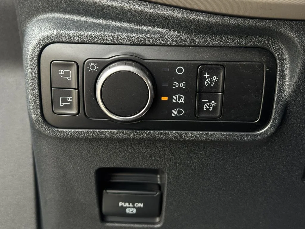 Used 2024 White Ford Wildtrak image 22