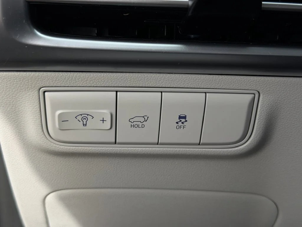 Used 2025 Gray Hyundai SEL Convenience image 22