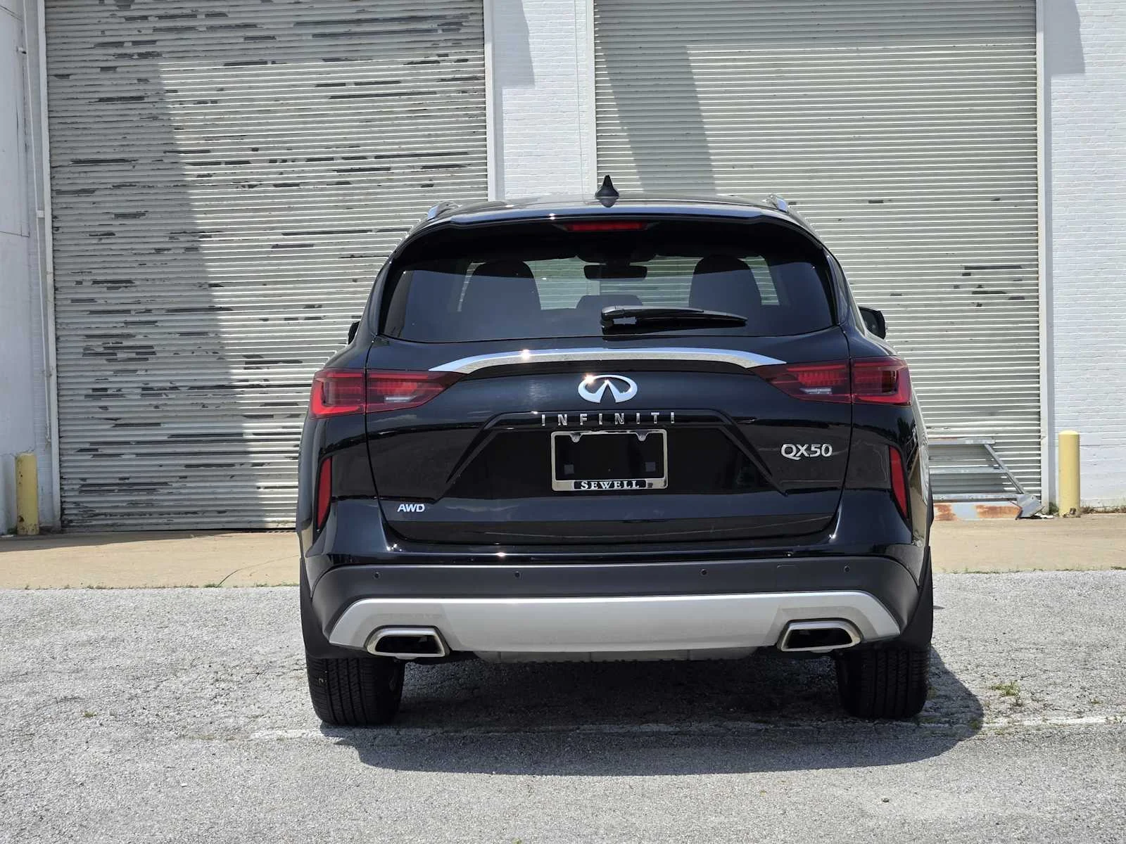 Certified Used 2025 Black Obsidian INFINITI LUXE image 8