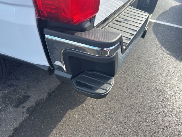 New 2026 Oxford White Ford F-250® XL image 15
