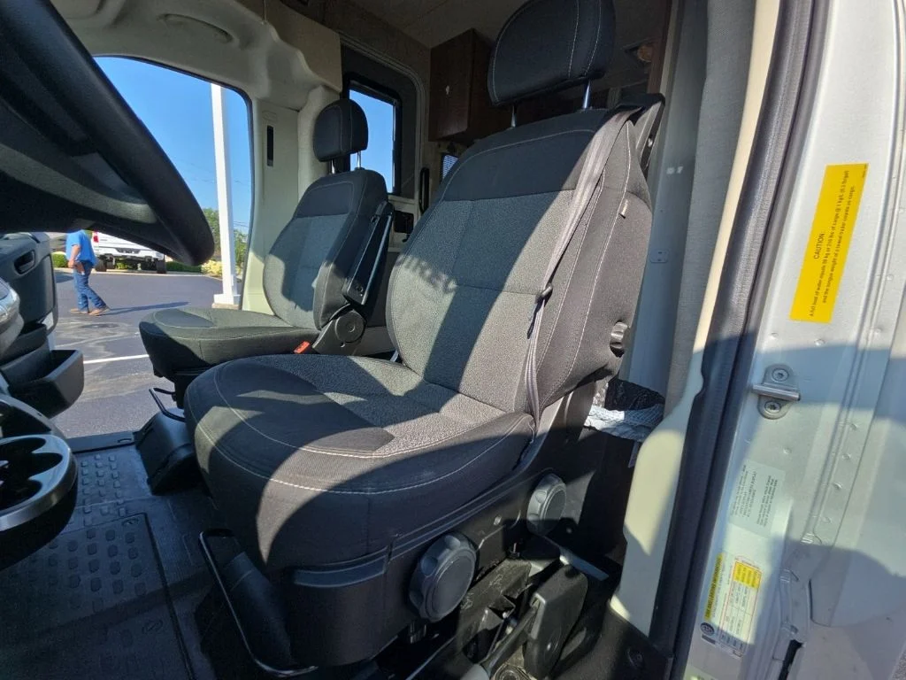 Used 2016 Silver Ram Winnebago image 17