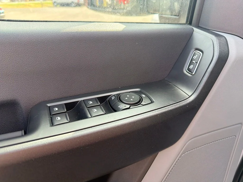 New 2027 Oxford White Ford F-250® XL image 16